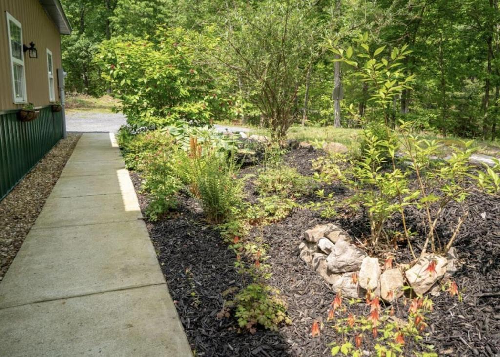 Mockingbird Mountain Spa And Retreat Luray Exterior photo