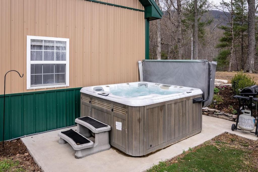Mockingbird Mountain Spa And Retreat Luray Exterior photo