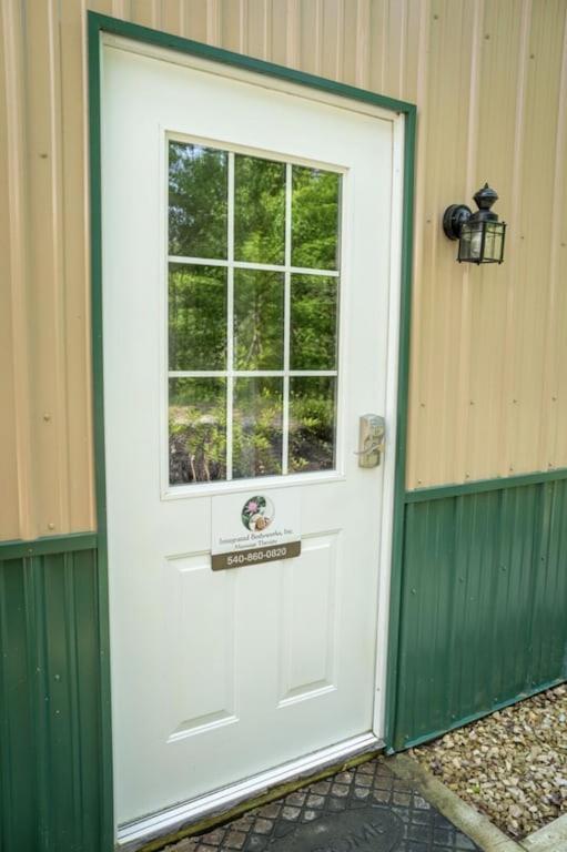 Mockingbird Mountain Spa And Retreat Luray Exterior photo