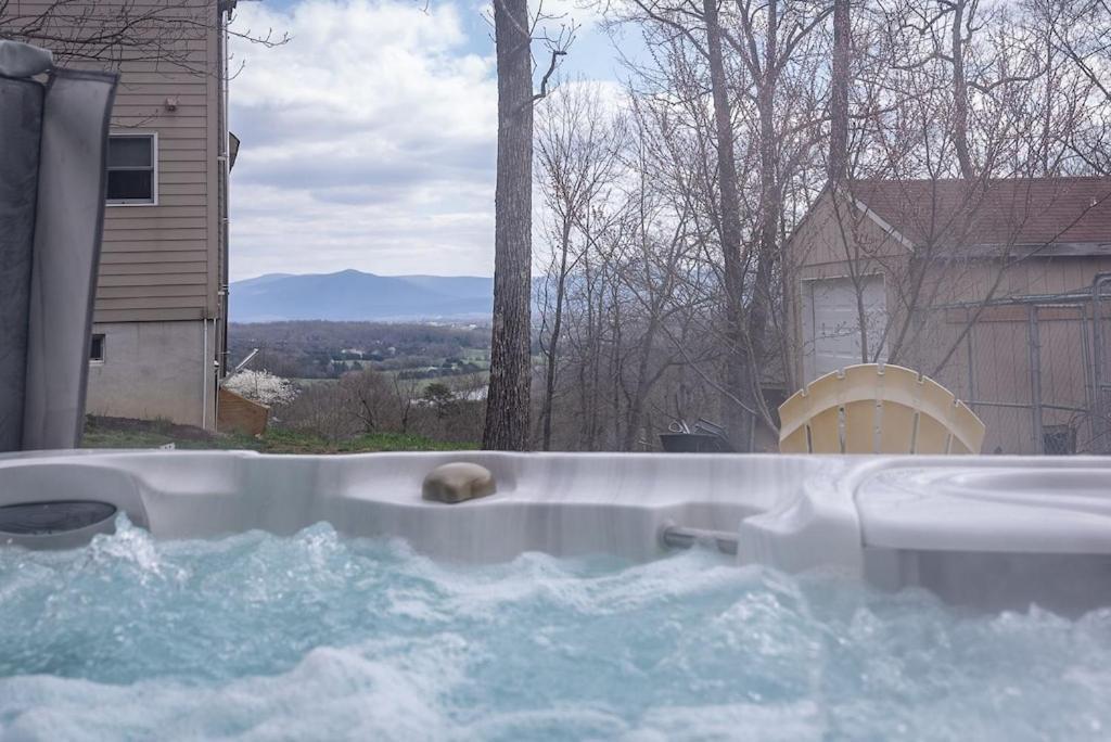 Mockingbird Mountain Spa And Retreat Luray Exterior photo