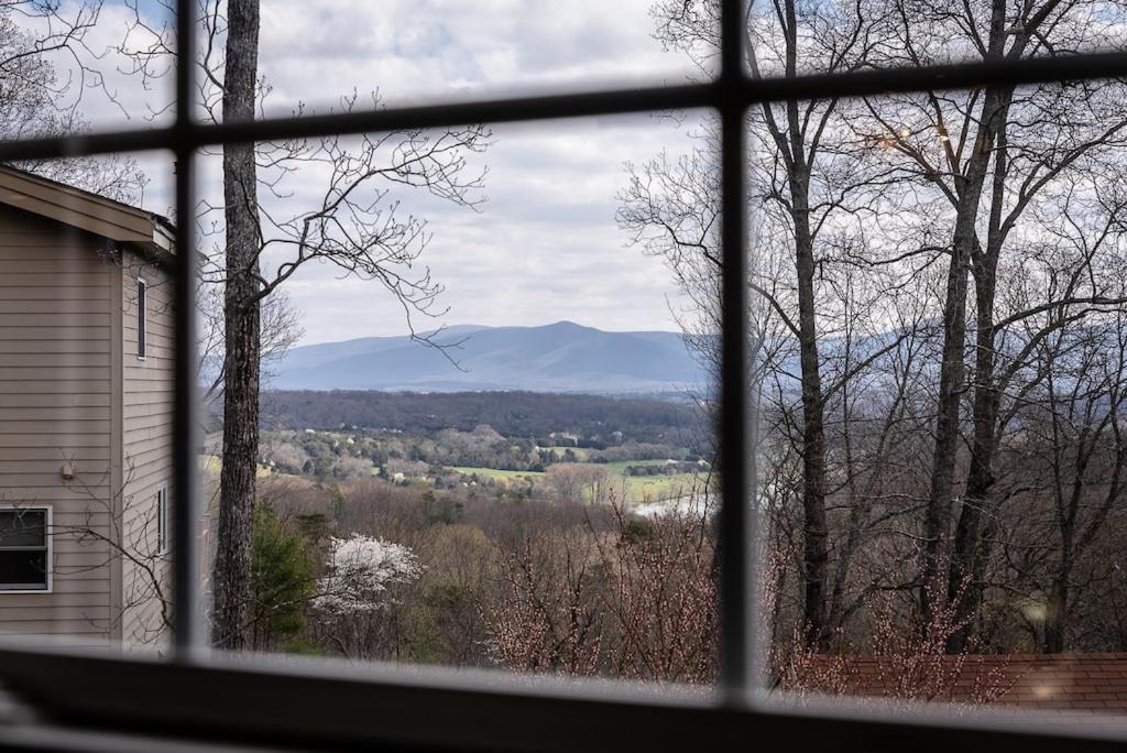 Mockingbird Mountain Spa And Retreat Luray Exterior photo